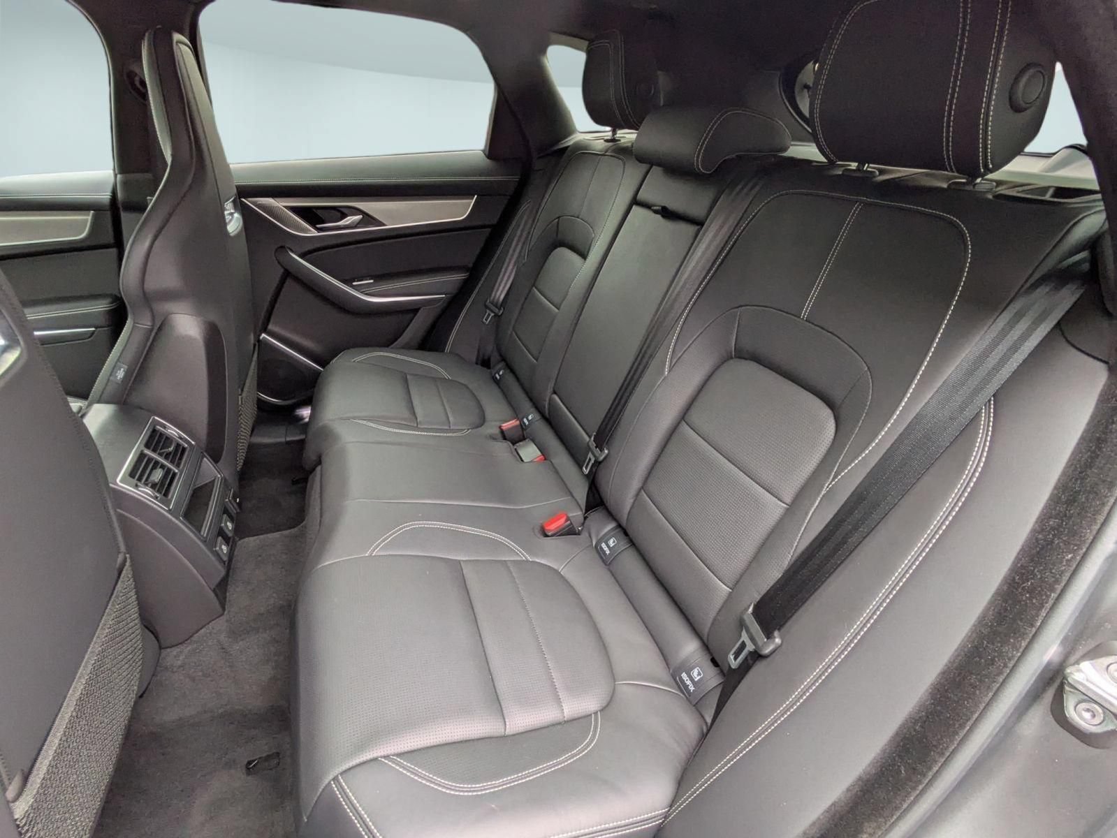 Used 2026 Jaguar F-PACE R-Dynamic S AWD/4WD image 24
