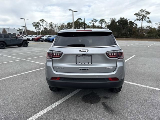 Used 2022 Jeep Compass Latitude w/ Sun and Sound Group image 4