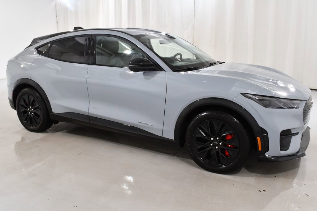 Used 2025 Ford Mustang Mach-E Premium w/ Sport Appearance Package image 5