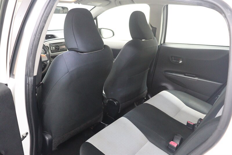 Used 2014 Toyota Yaris LE FWD image 22