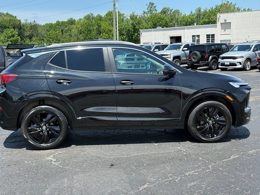 Used 2024 Buick Encore GX Sport Touring AWD/4WD image 8