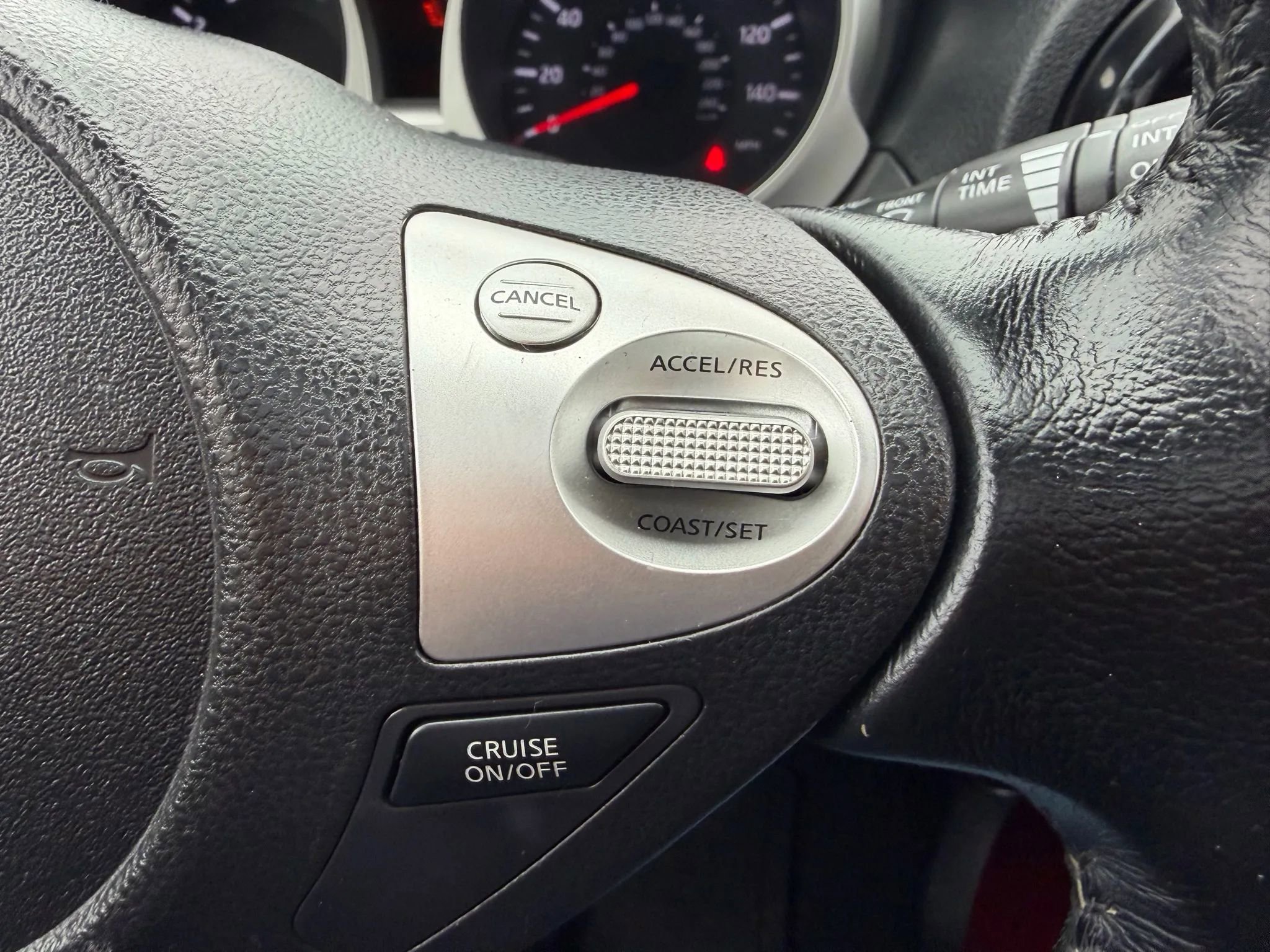 Used 2015 Nissan Juke SL image 41