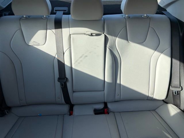 Used 2023 Hyundai Elantra Limited image 14