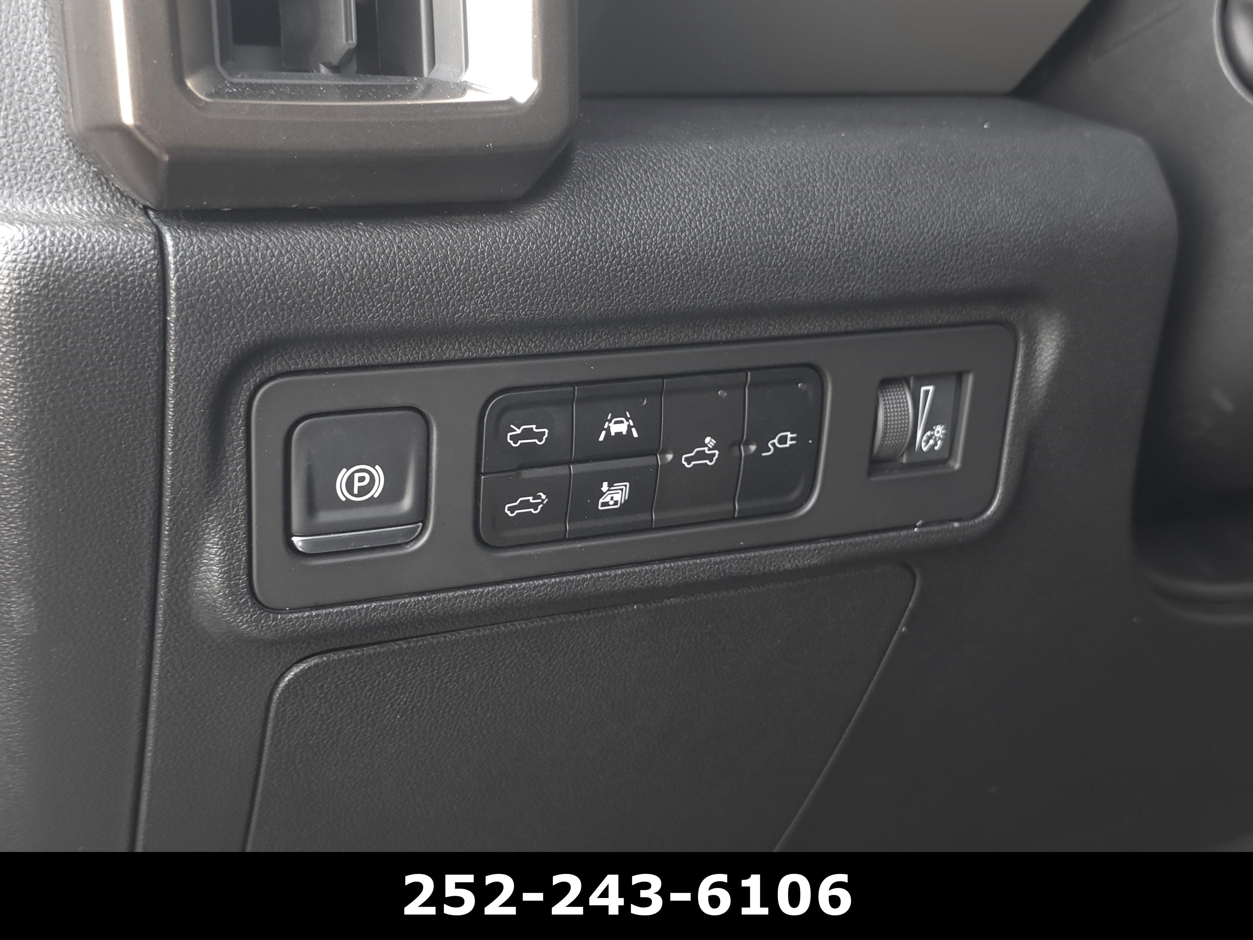 Used 2025 GMC Hummer EV 3X AWD/4WD image 32