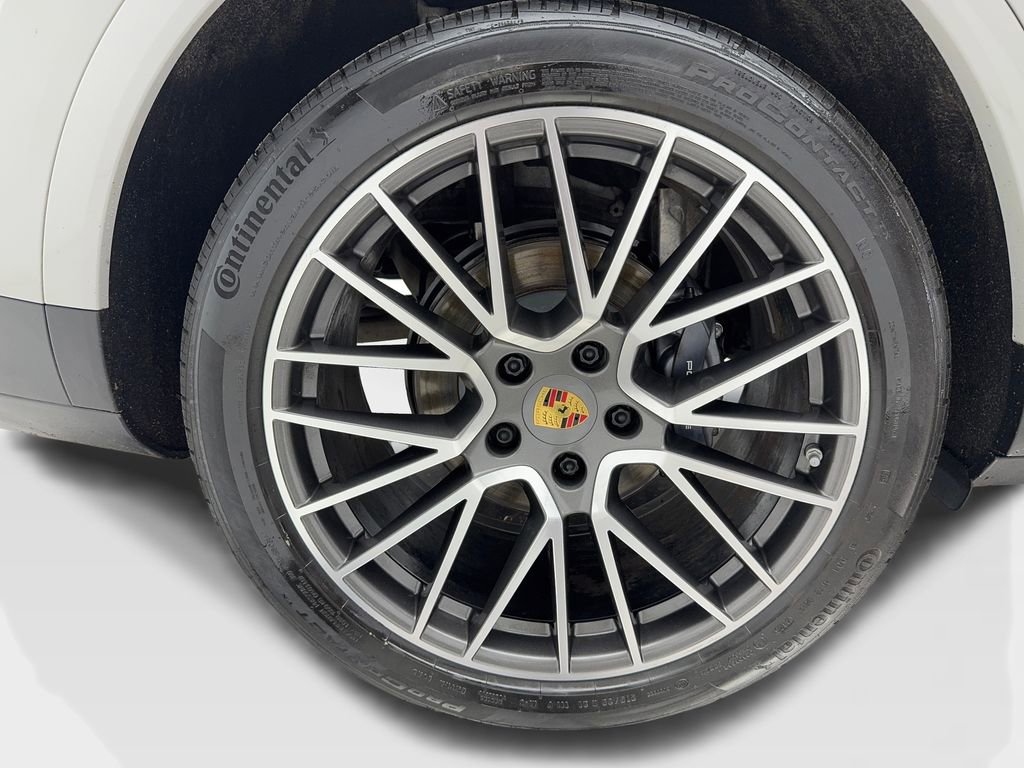 Used 2022 Porsche Cayenne image 50