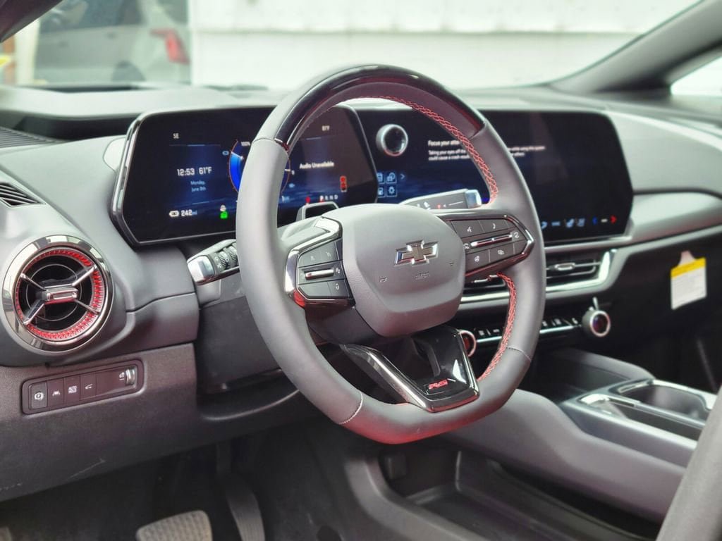 New 2025 Chevrolet Equinox EV RS w/ Active Safety Package 3 AWD/4WD image 17