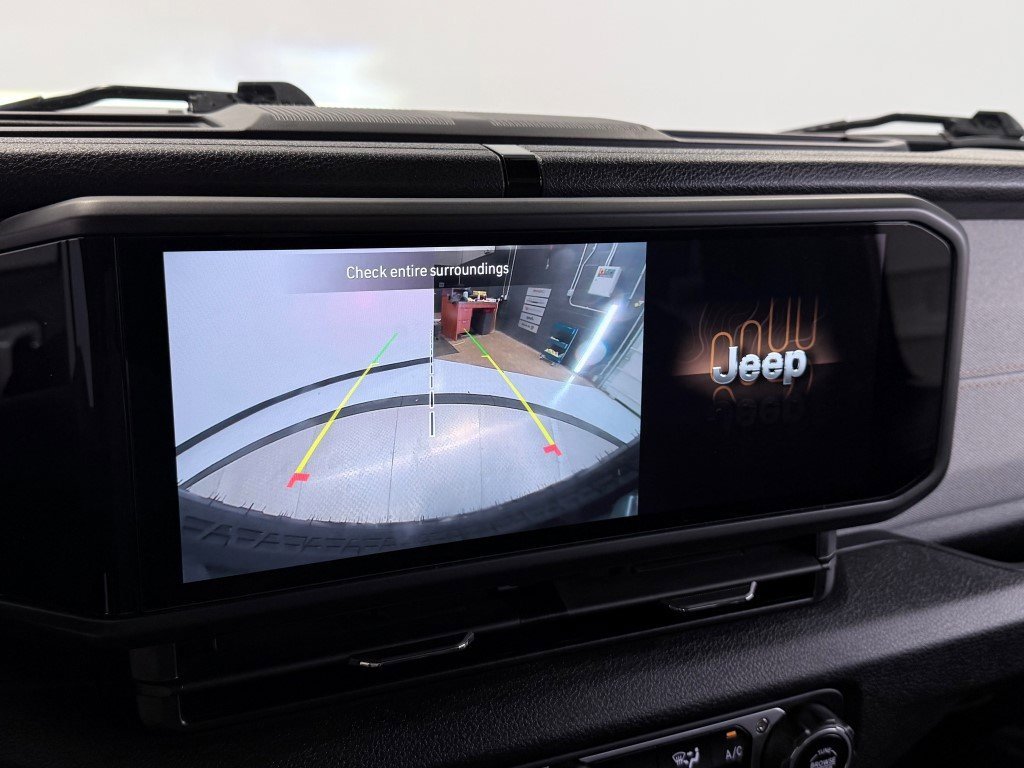 Certified 2024 Jeep Wrangler Willys image 32