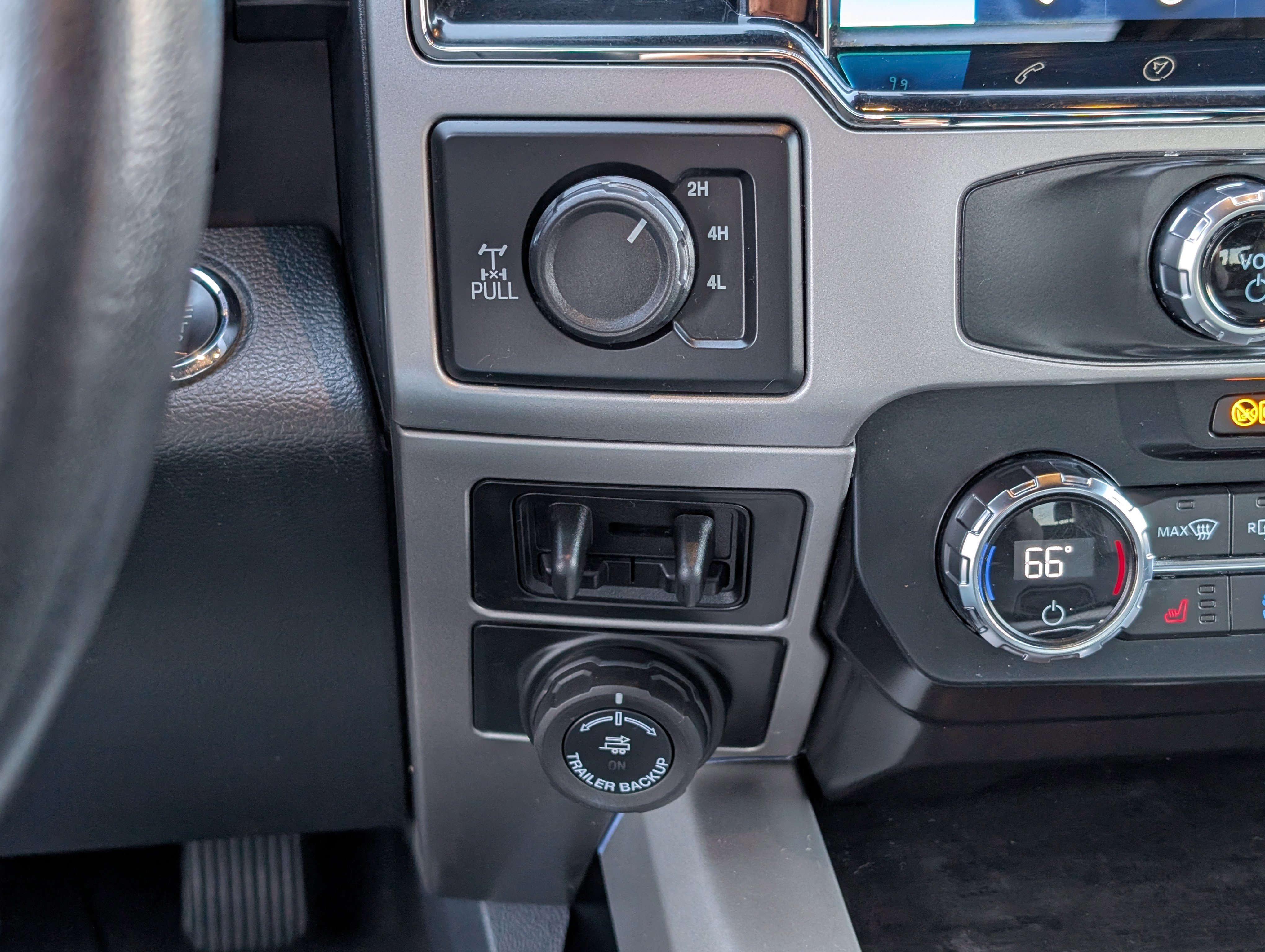 Used 2022 Ford F250 Lariat w/ Black Appearance Package image 25