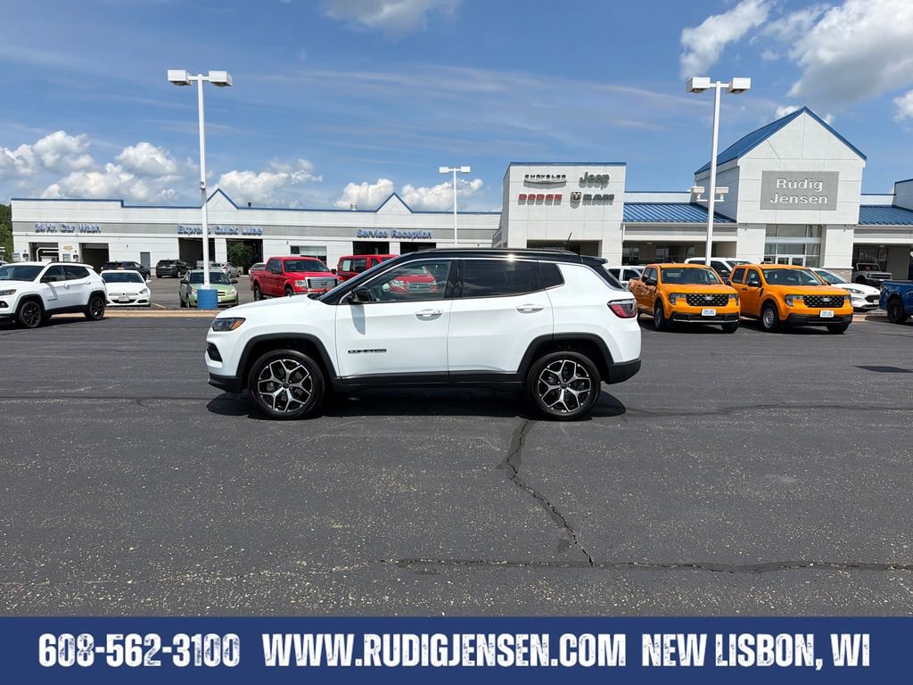 Used 2025 Jeep Compass Limited AWD/4WD image 2