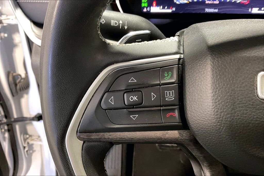 Used 2023 Jeep Grand Cherokee Limited image 23