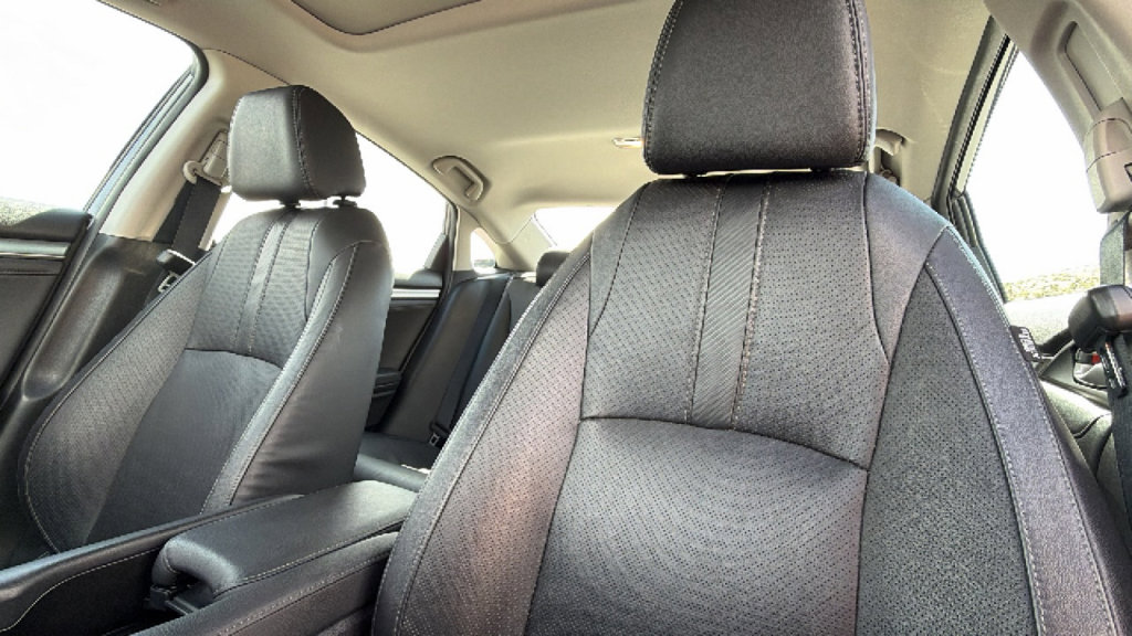 Used 2016 Honda Civic Touring image 11