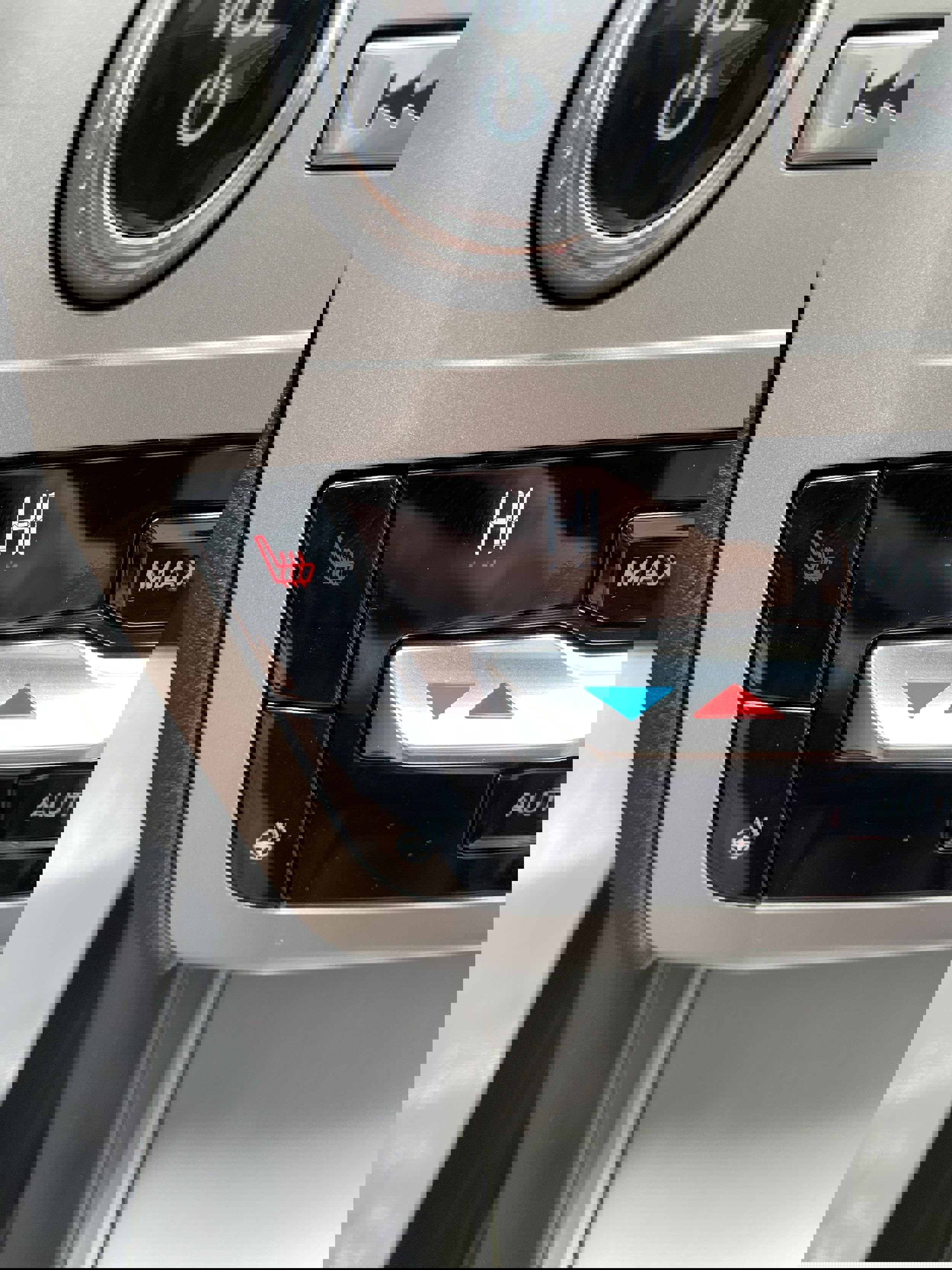 Used 2021 Ford Explorer XLT w/ Equipment Group 202A image 21