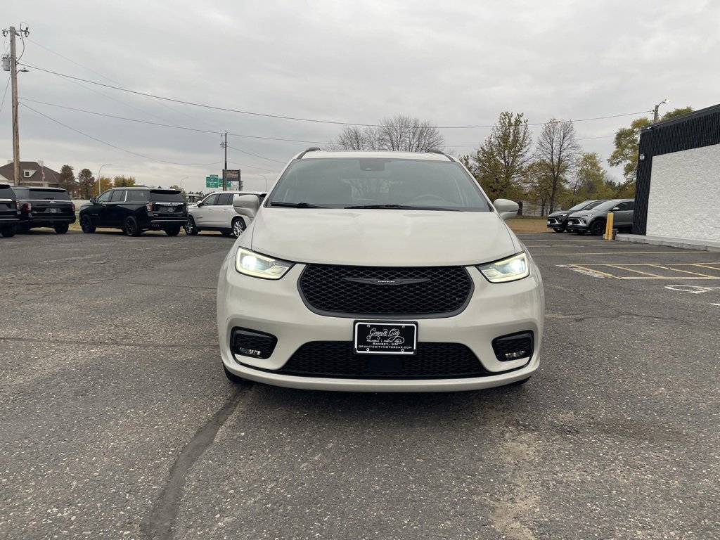 Used 2021 Chrysler Pacifica Limited w/ S Appearance Package image 12