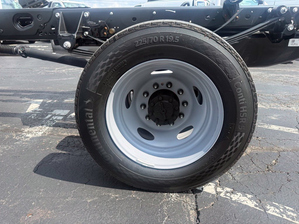 New 2026 Ford F550 Luxury RWD image 32