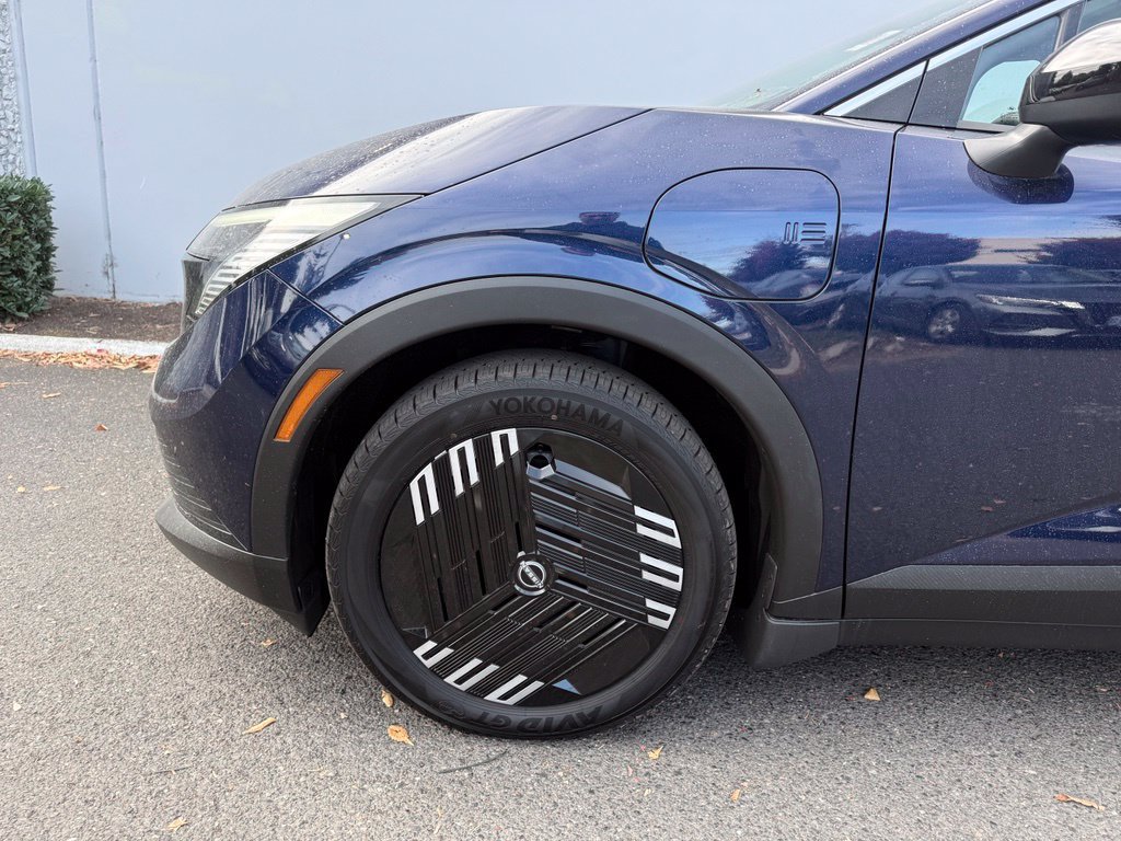 New 2026 Nissan Leaf FWD image 10