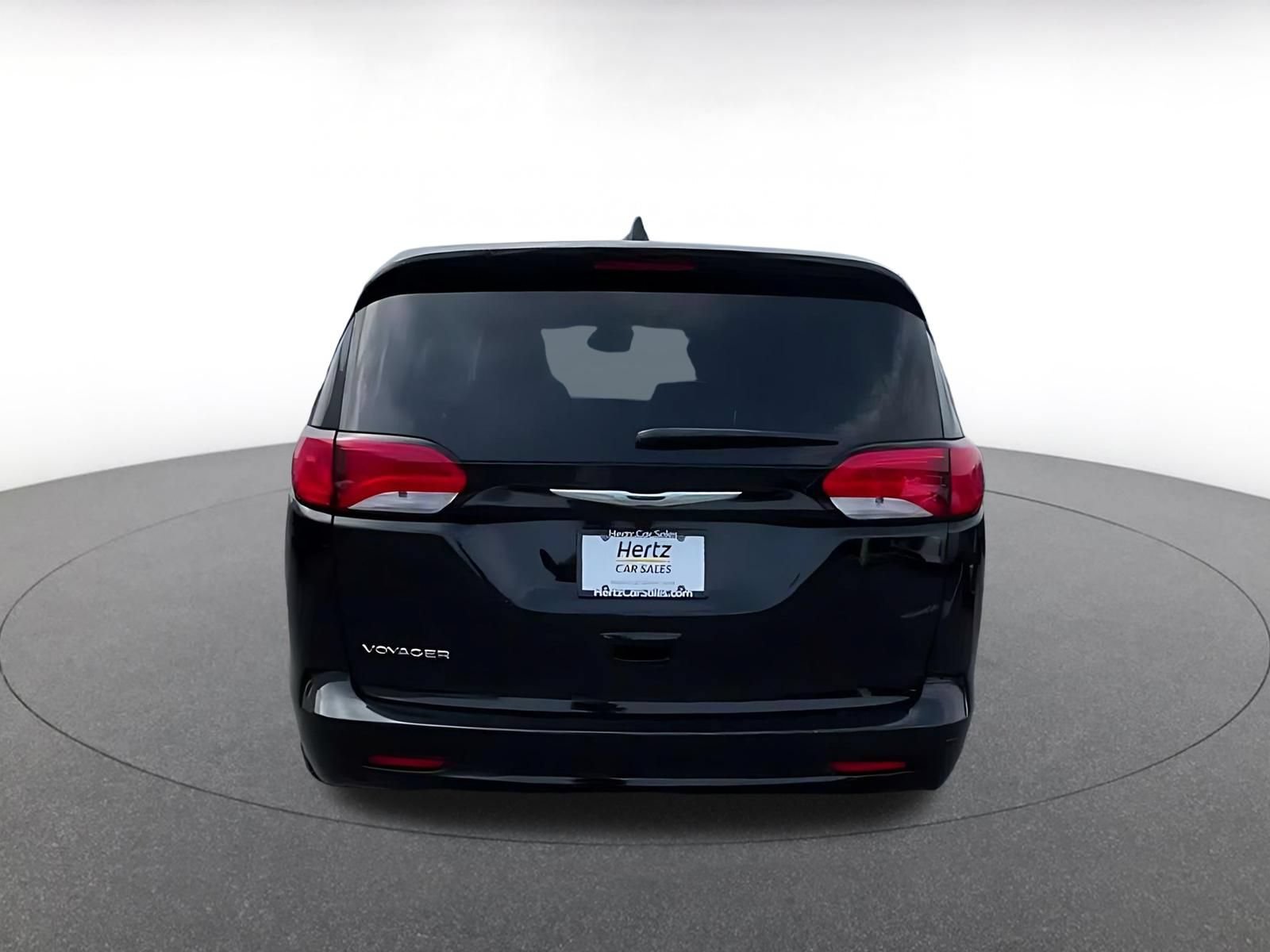 Used 2024 Chrysler Voyager LX FWD image 12