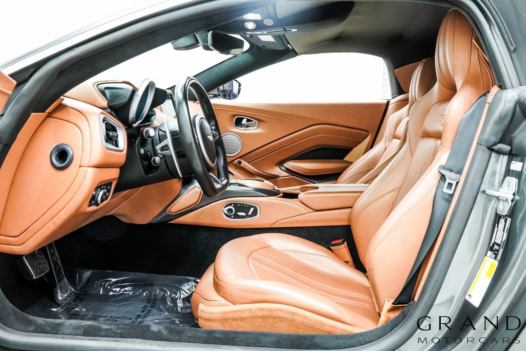 Used 2021 Aston Martin V8 Vantage Roadster RWD image 19
