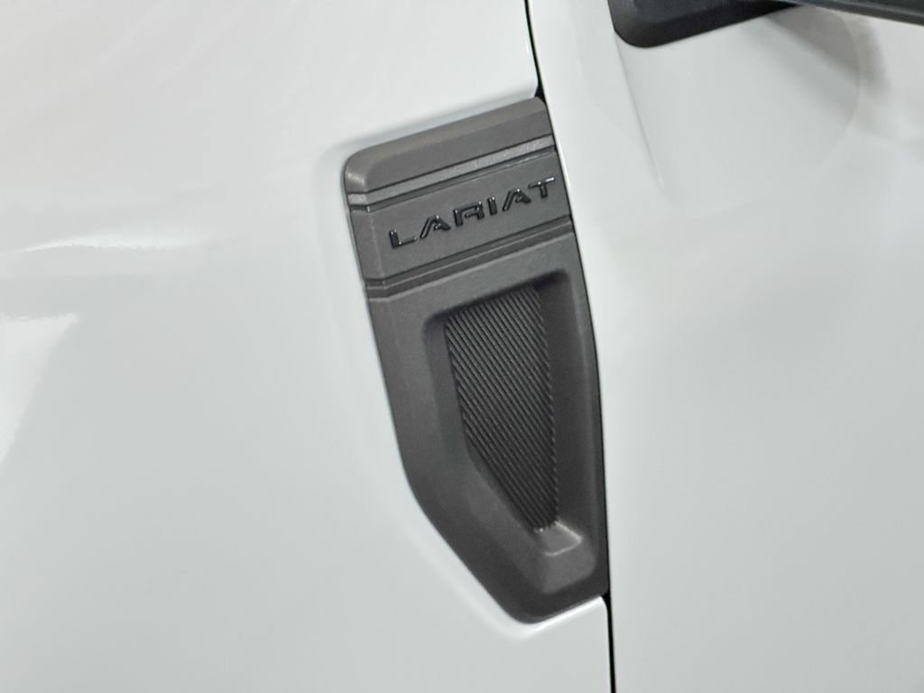 New 2026 Ford Maverick Lariat w/ Black Appearance Package image 16