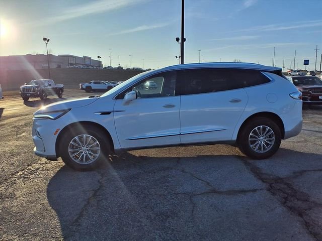 Used 2024 Buick Enclave Premium image 32