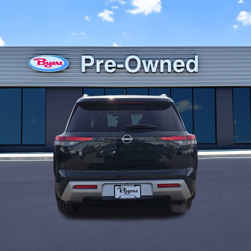 Used 2023 Nissan Pathfinder SL w/ Black Appearance Package image 6
