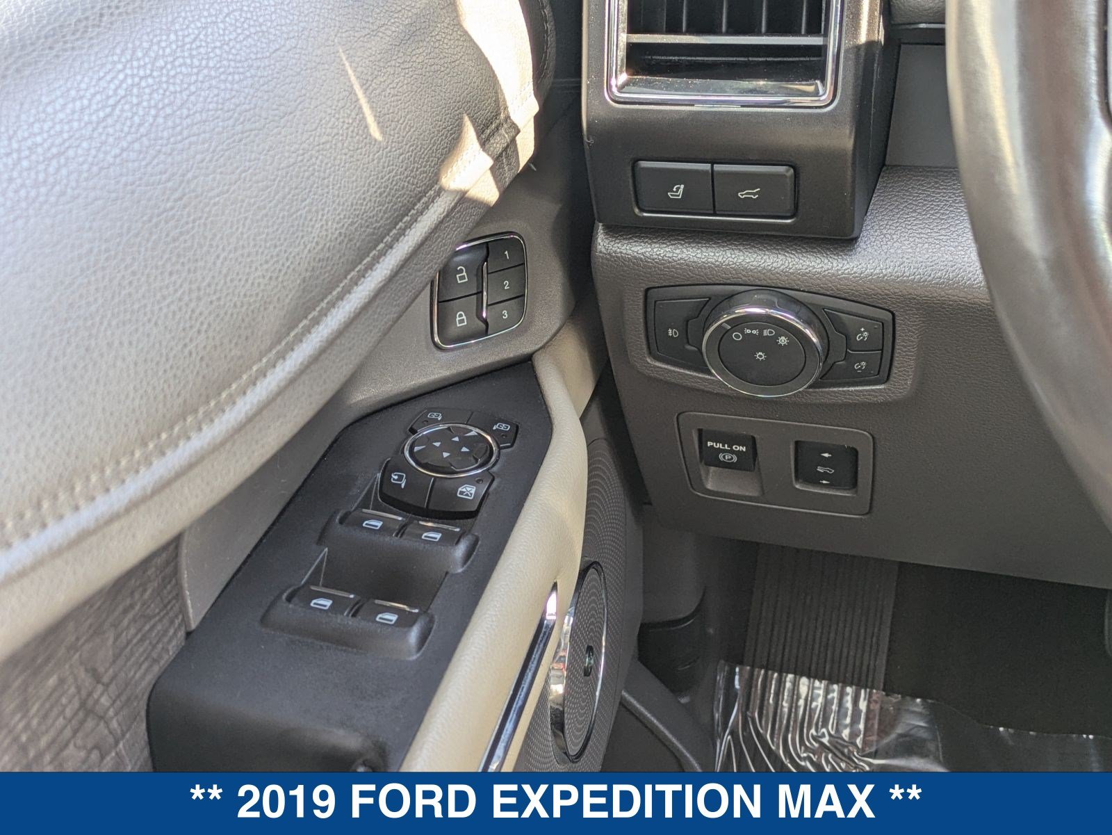 Used 2019 Ford Expedition Max Limited RWD image 23