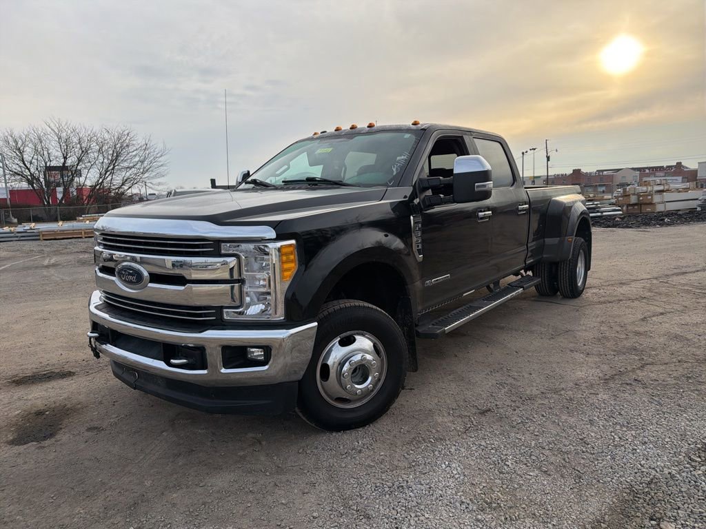 Used 2017 Ford F350 Lariat w/ Chrome Package image 6