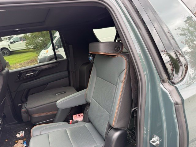Used 2025 GMC Yukon XL AT4 w/ AT4 Premium Package AWD/4WD image 14