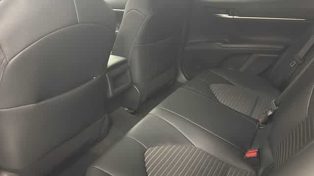 Used 2023 Toyota Camry SE w/ Cold Weather Package FWD image 27