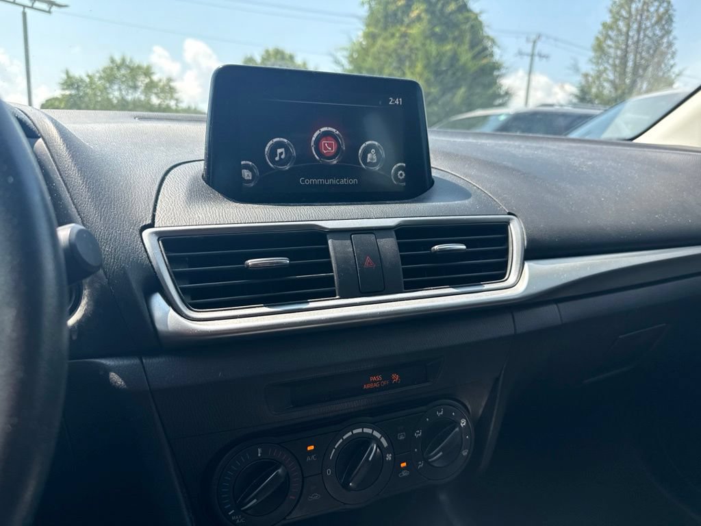 Used 2017 MAZDA MAZDA3 Sport FWD image 11