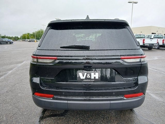 New 2025 Jeep Grand Cherokee Limited w/ Black Appearance Package image 4