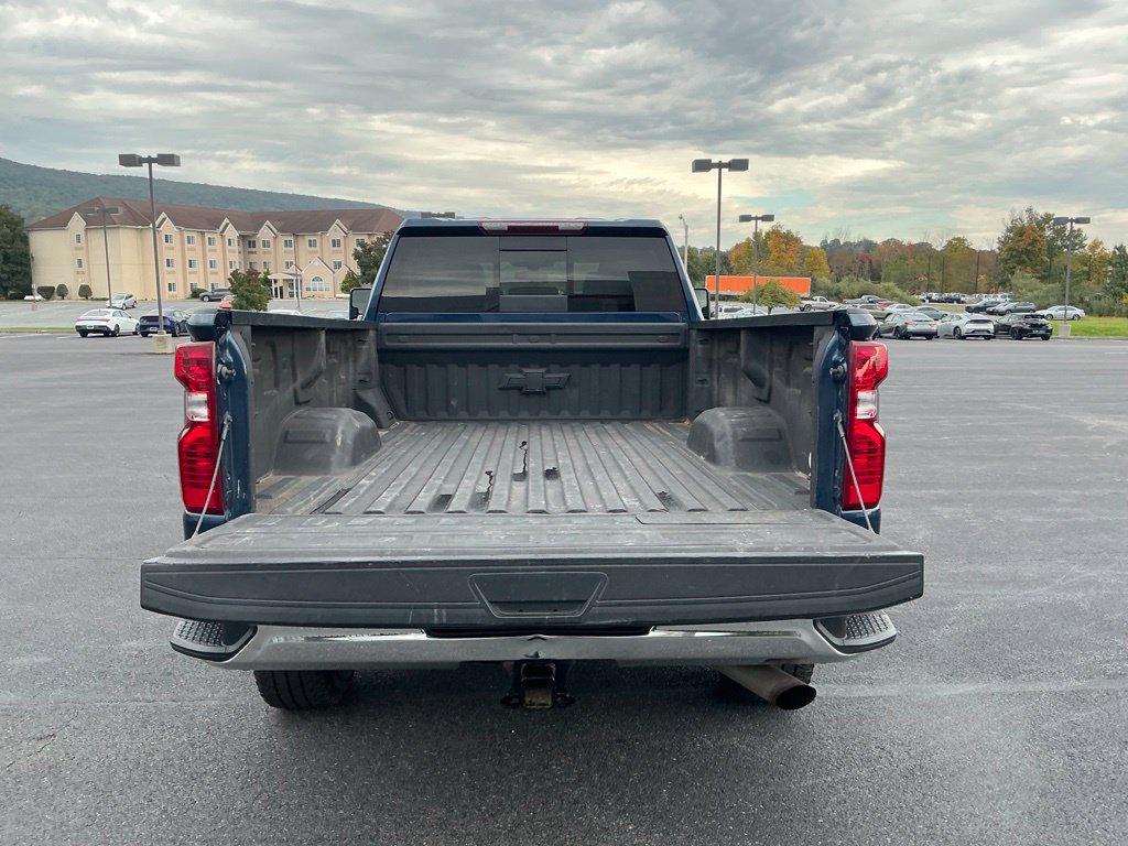 Used 2022 Chevrolet Silverado 2500 LT w/ Convenience Package AWD/4WD image 9