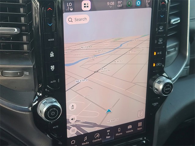 Used 2025 RAM 1500 Laramie image 30