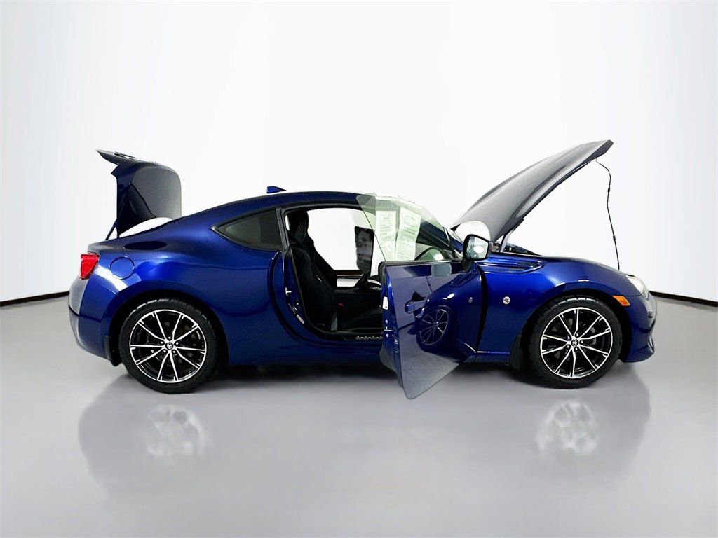 Used 2017 Toyota 86 image 28