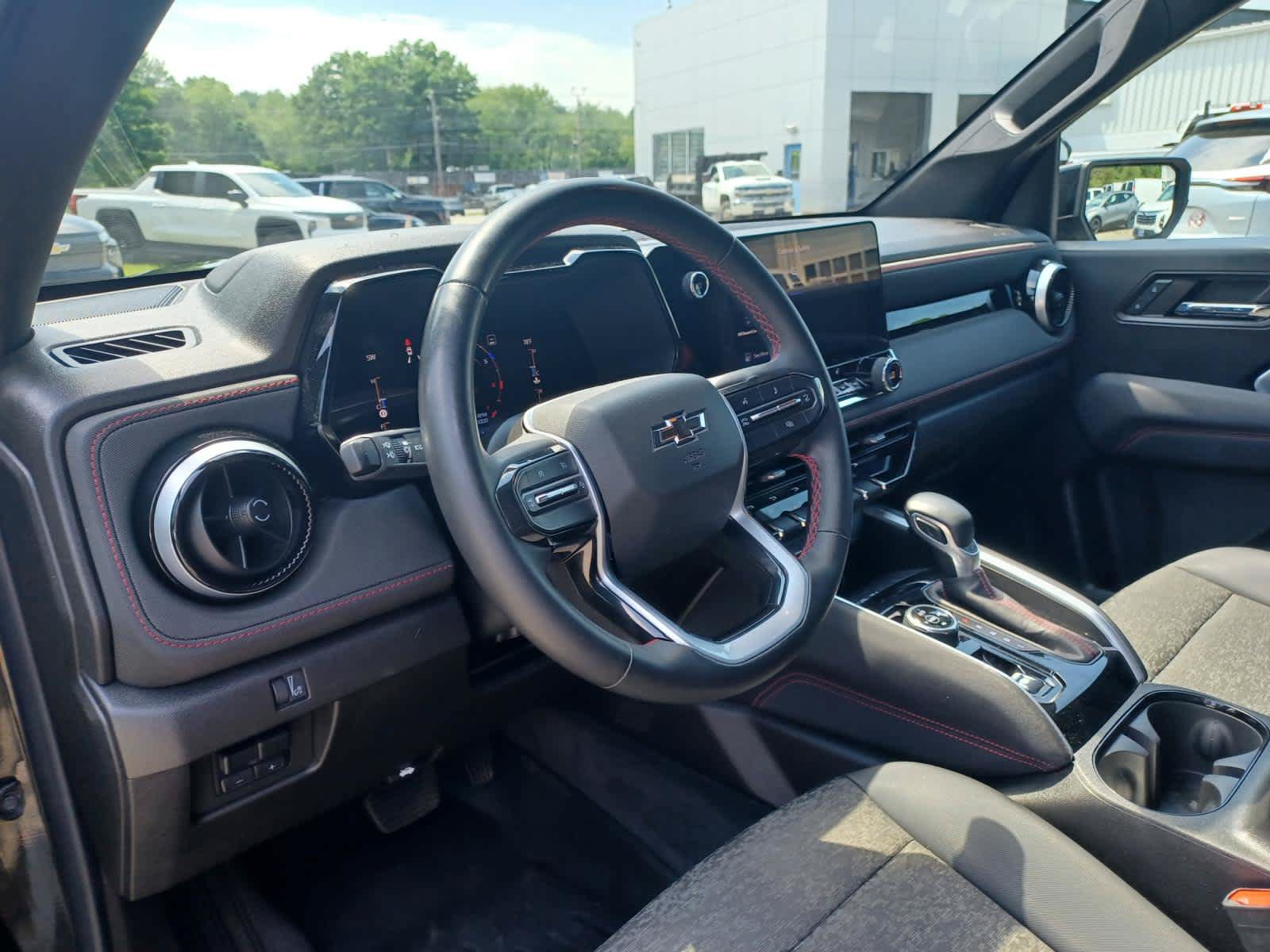 Used 2023 Chevrolet Colorado Z71 w/ Z71 Convenience Package 2 AWD/4WD image 8