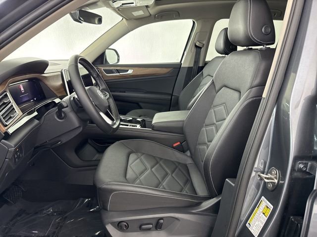 Used 2025 Volkswagen Atlas SE image 21