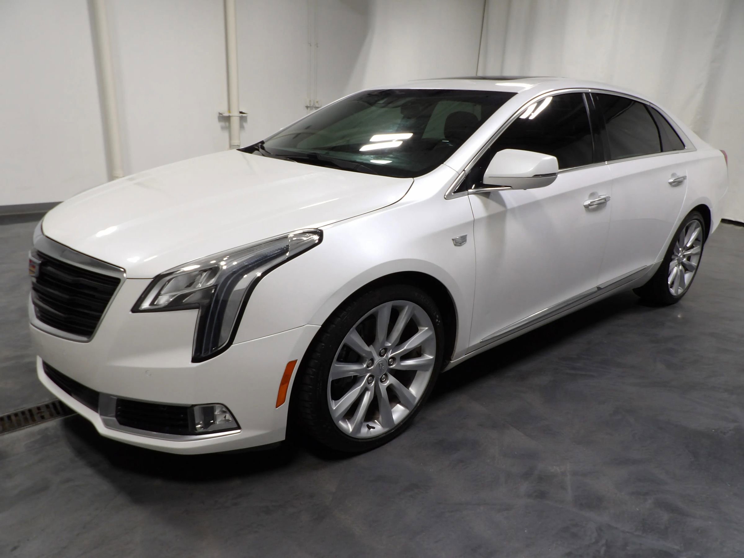 Used 2019 Cadillac XTS Vsport Platinum AWD/4WD image 4
