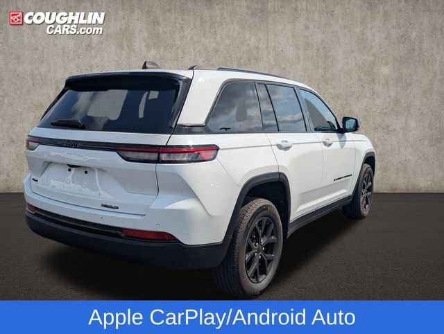 Used 2025 Jeep Grand Cherokee Altitude AWD/4WD image 8