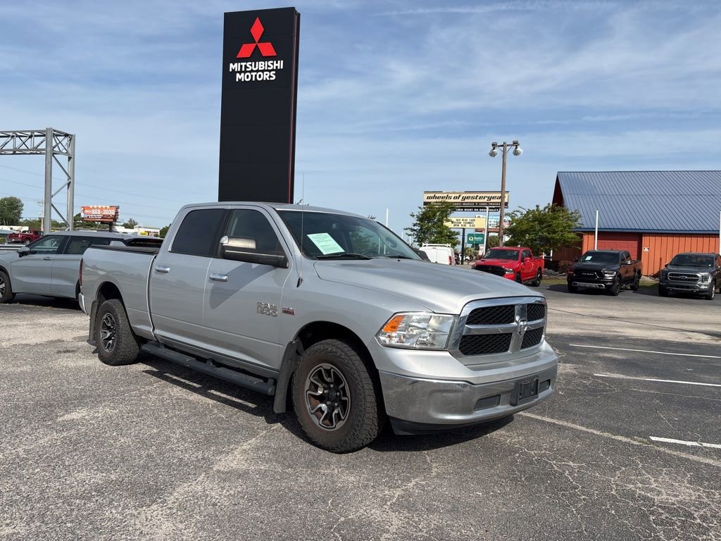Used 2018 RAM 1500 Classic SLT AWD/4WD image 1
