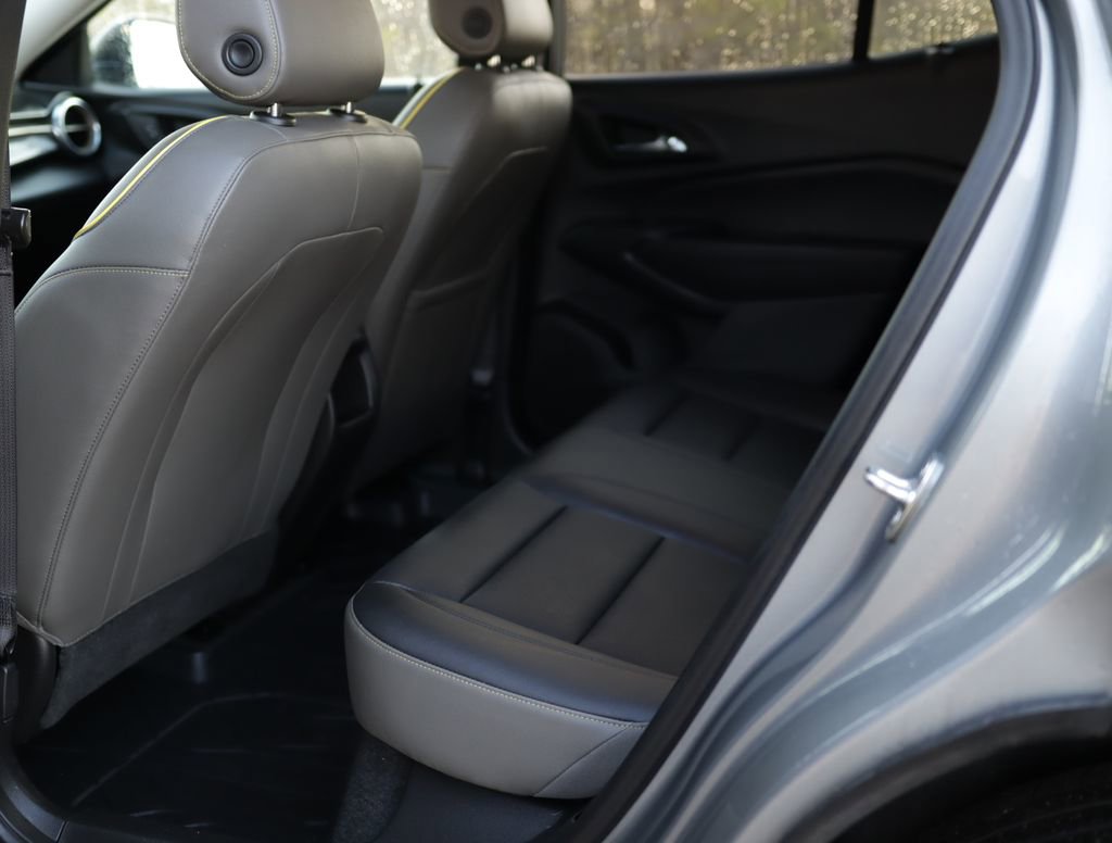 Used 2024 Chevrolet Trax ACTIV w/ Sunroof Package image 27