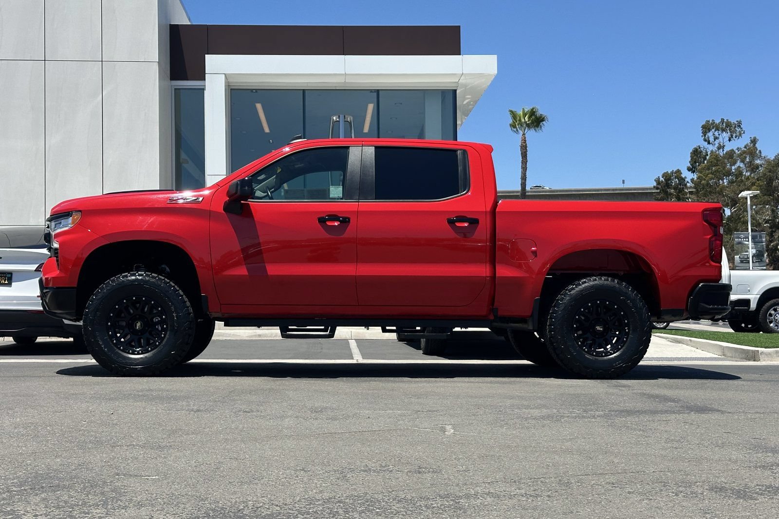 Used 2023 Chevrolet Silverado 1500 LT Trail Boss AWD/4WD image 6