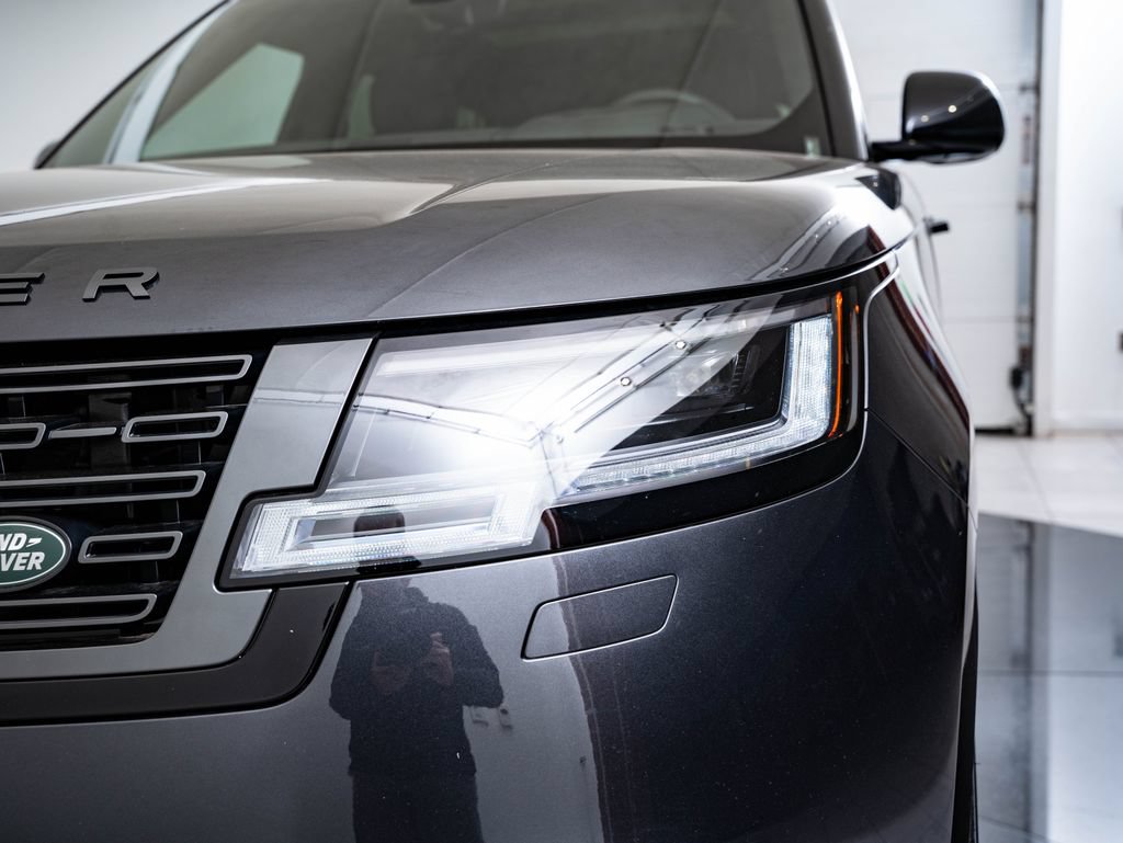 Used 2025 Land Rover Range Rover SE AWD/4WD image 15