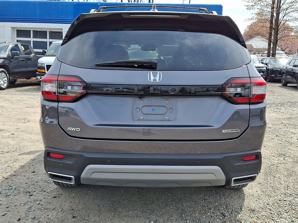 Used 2023 Honda Pilot Touring image 5