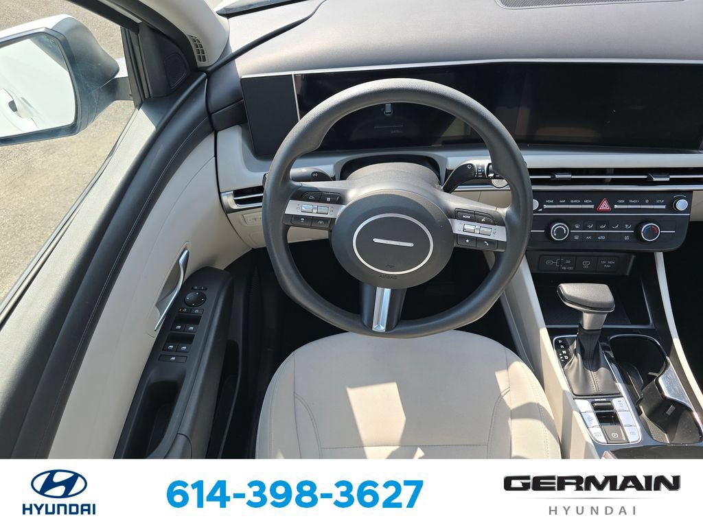 Certified 2025 Hyundai Tucson SE FWD image 17