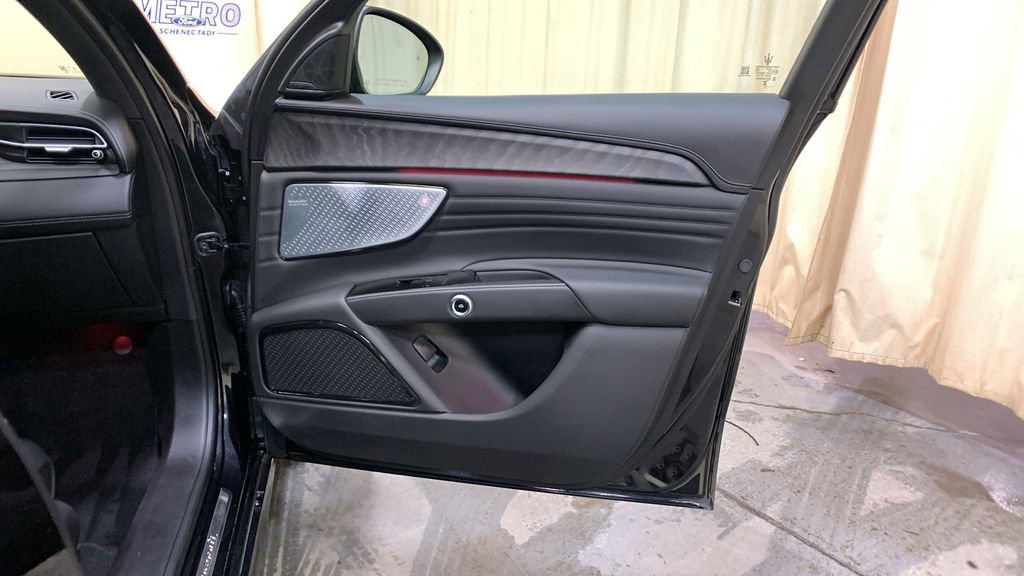 Used 2025 Maserati Grecale Modena image 11