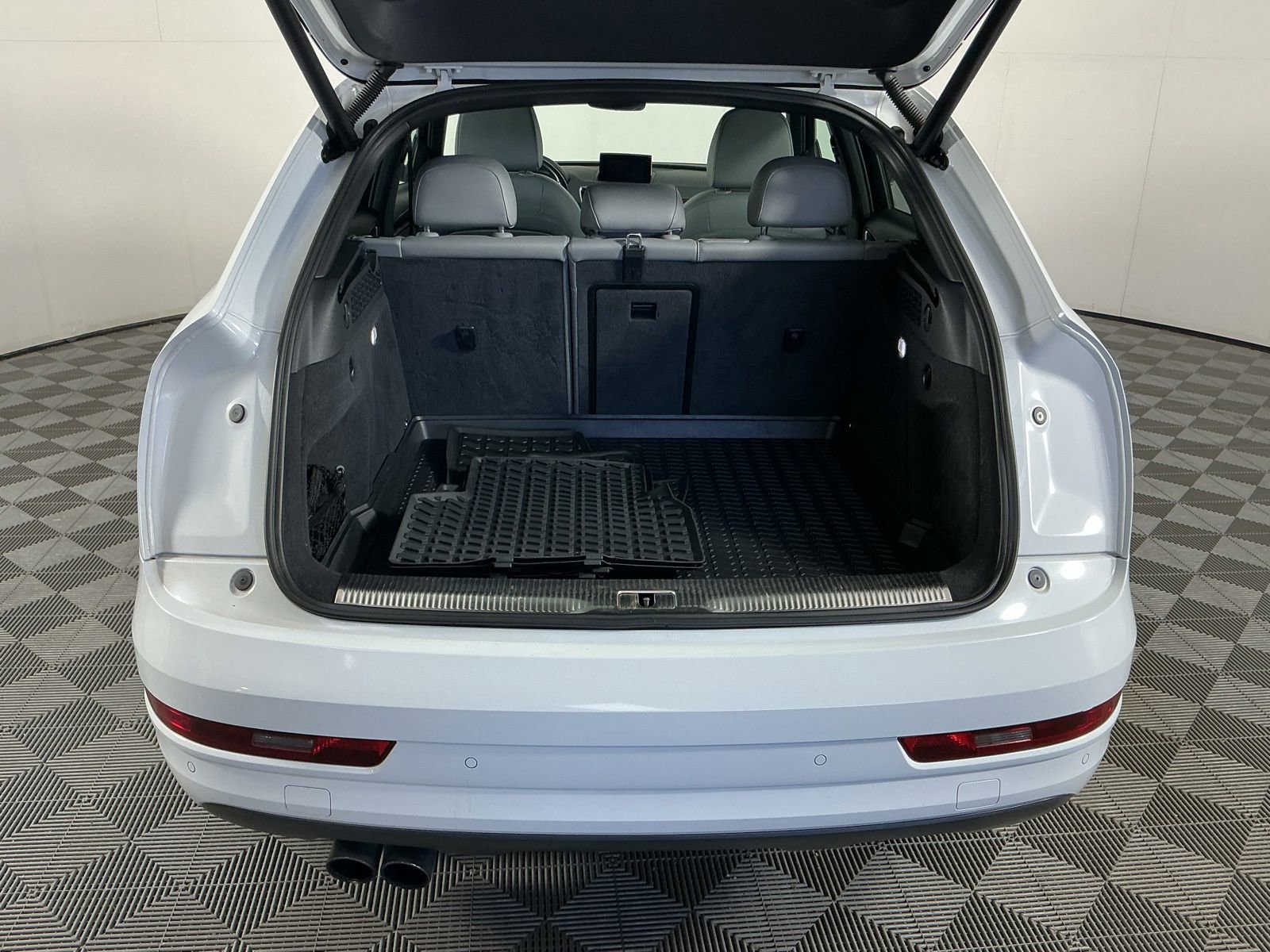 Used 2018 Audi Q3 2.0T Premium Plus w/ Premium Plus Package image 10