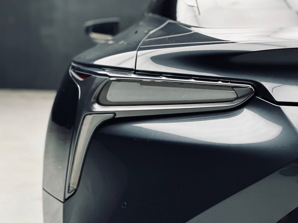 Used 2018 Lexus LC 500 Coupe w/ Performance Package RWD image 15
