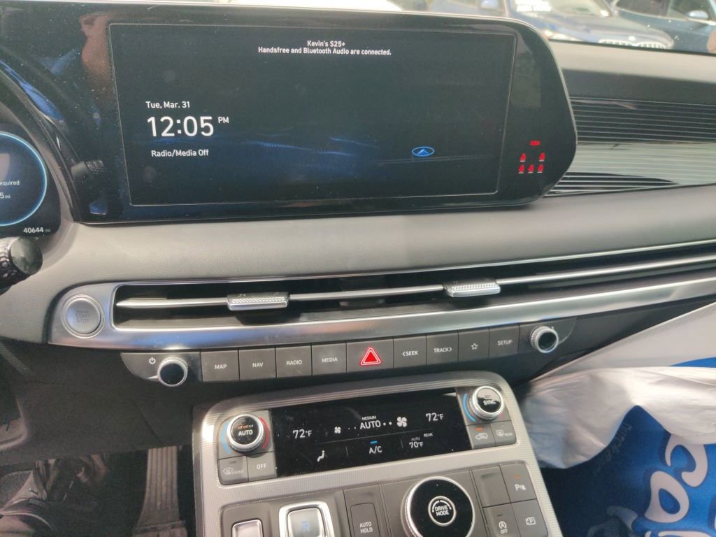 Used 2023 Hyundai Palisade Calligraphy image 9