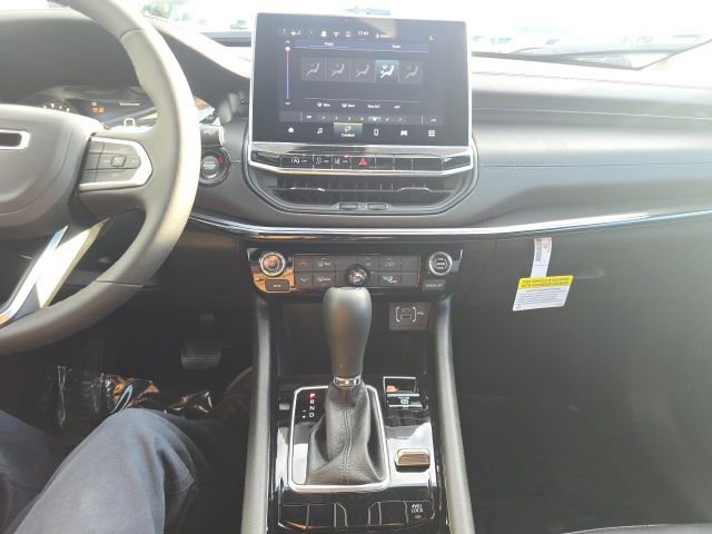 New 2026 Jeep Compass Latitude image 23