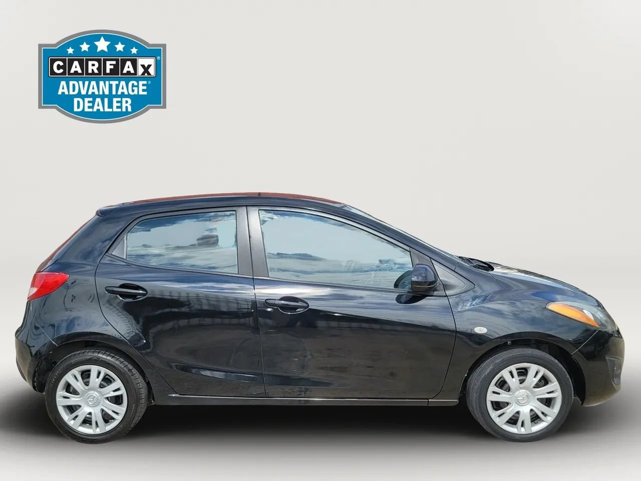 Used 2014 MAZDA MAZDA2 Sport FWD image 4