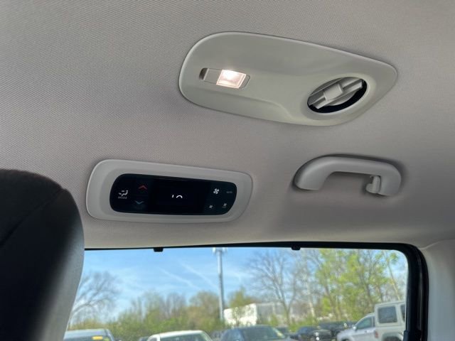 Used 2018 Chrysler Pacifica Touring-L Plus image 20